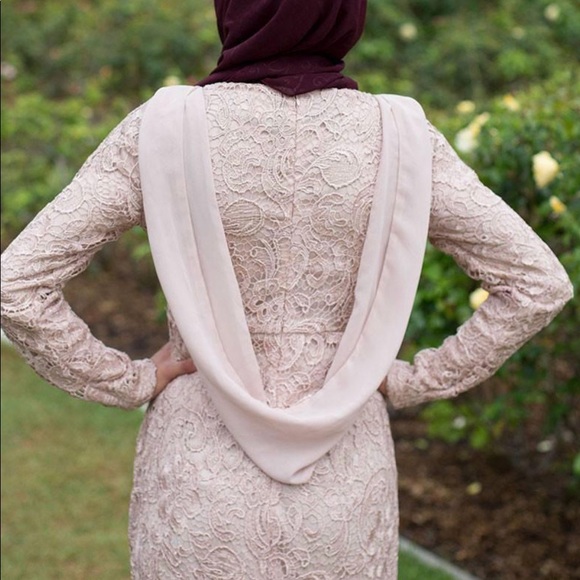 Noor Lace Long Sleeve Evening Gown - Picture 2 of 6